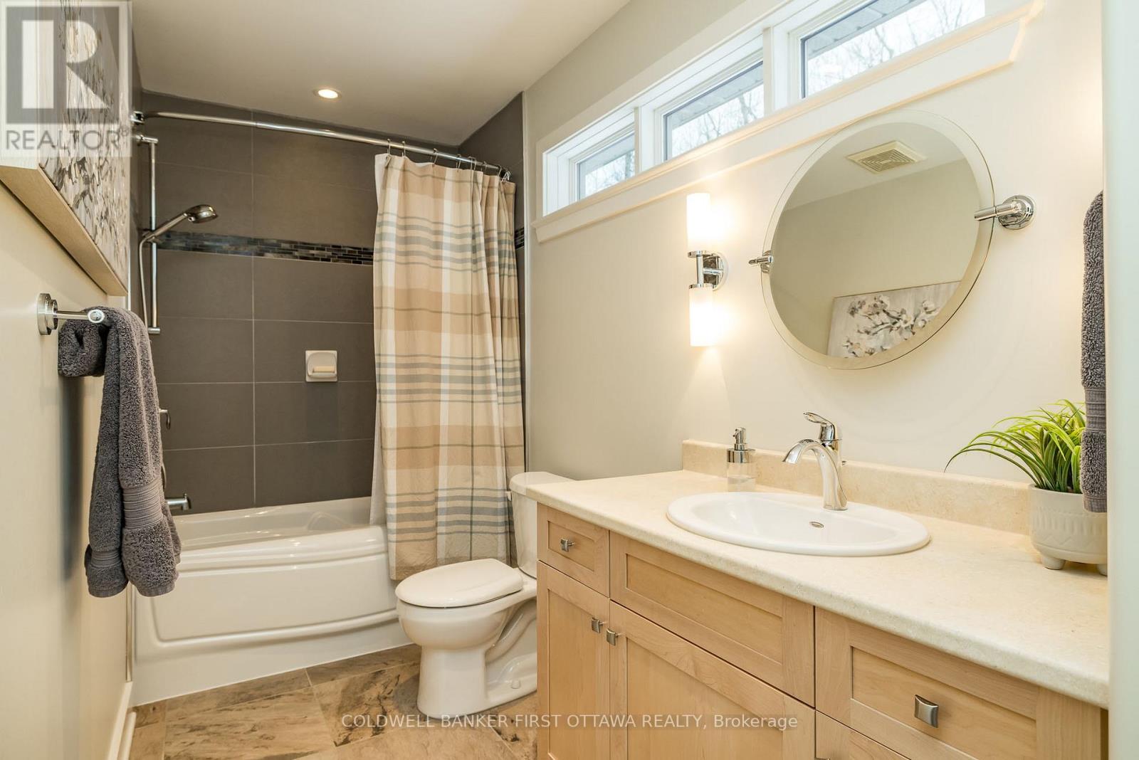 Photo 24 of 125 126 Munro Lane, Beckwith ON