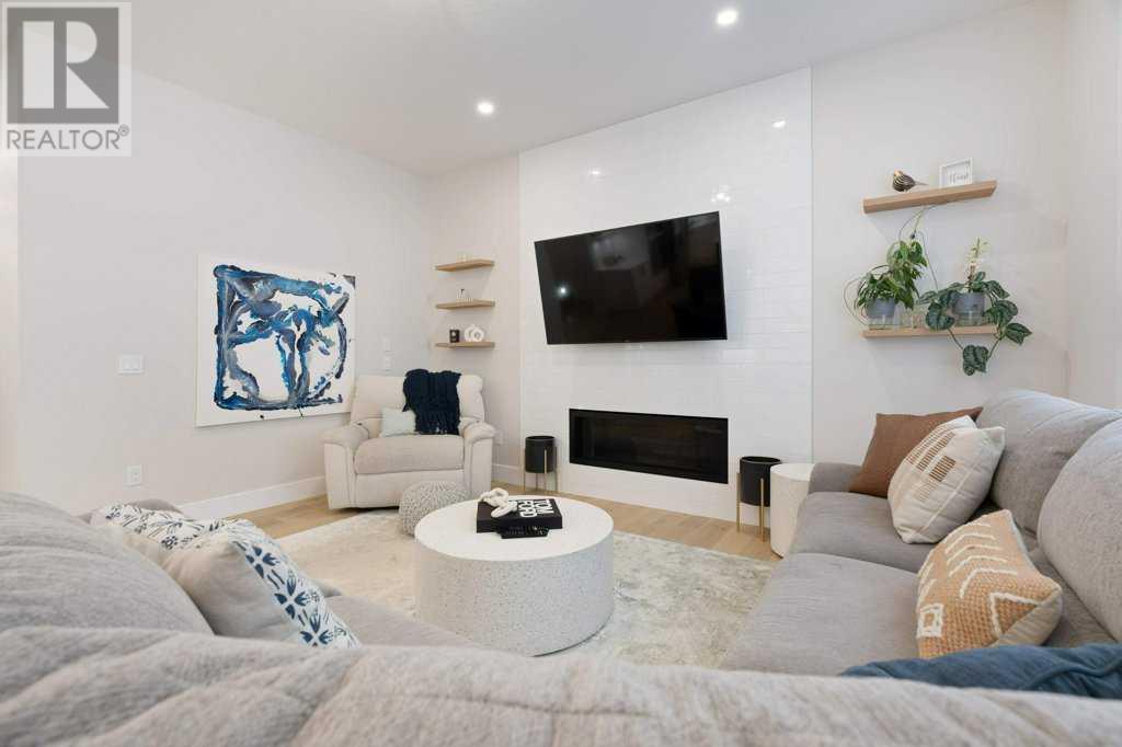 Single Family House for Sale in  Discovery Place SW Discovery Ridge Calgary 