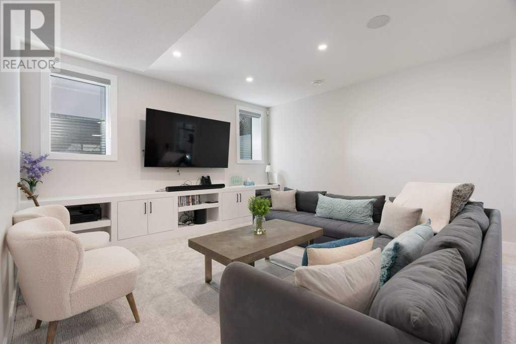 Single Family House for Sale in  Discovery Place SW Discovery Ridge Calgary 