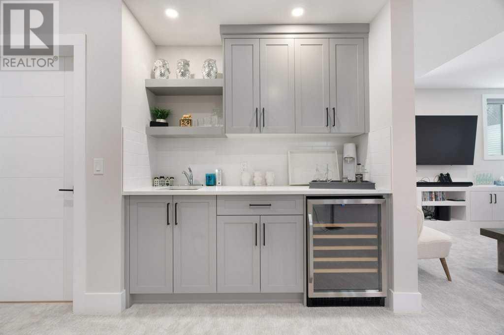 Single Family House for Sale in  Discovery Place SW Discovery Ridge Calgary 