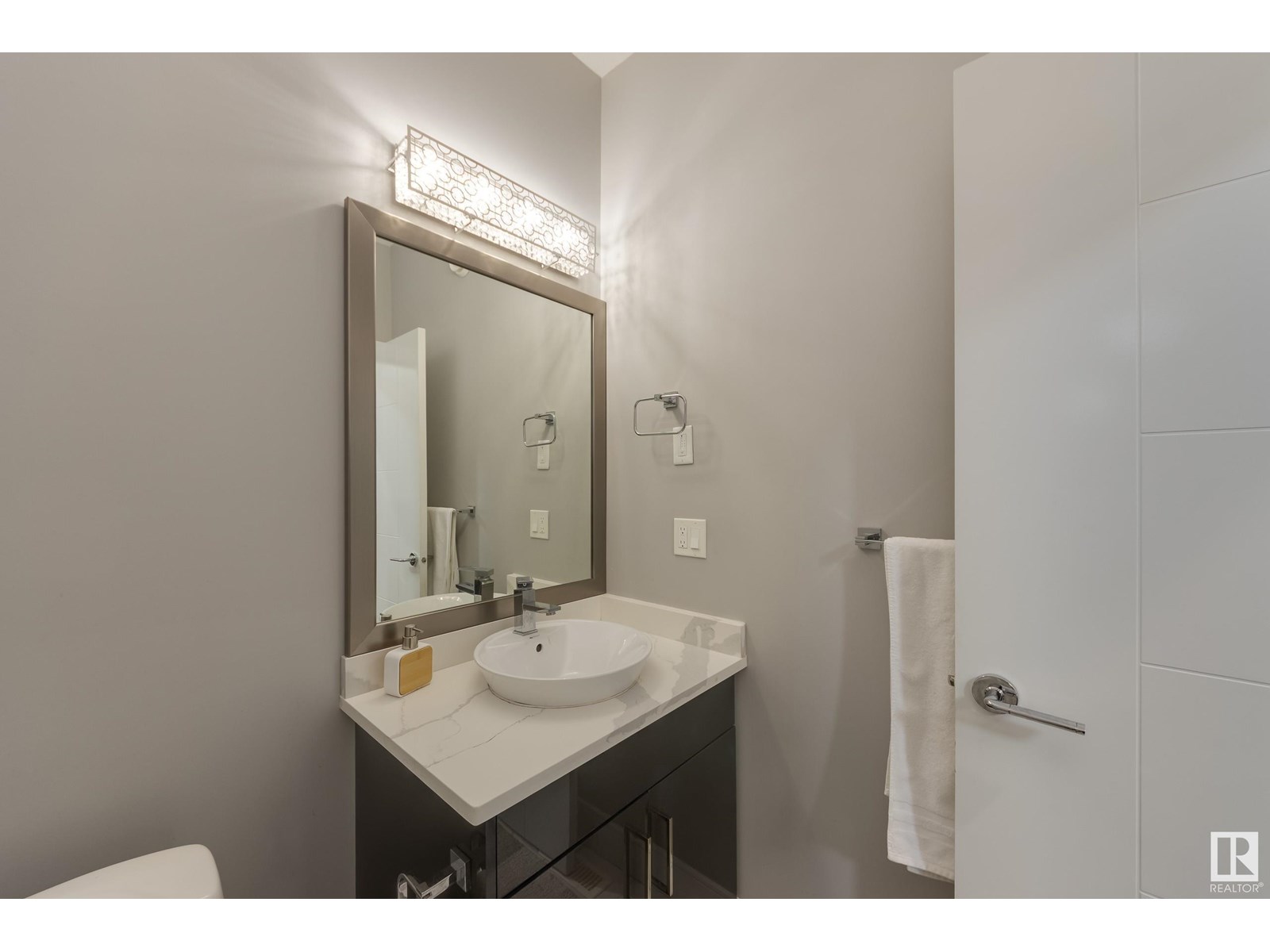 Photo 37 of 16768 61 St Nw, Edmonton AB