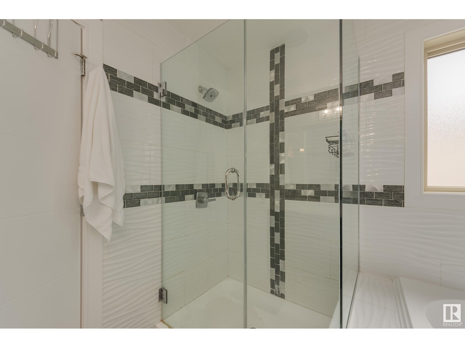Photo 18 of 16768 61 St Nw, Edmonton AB
