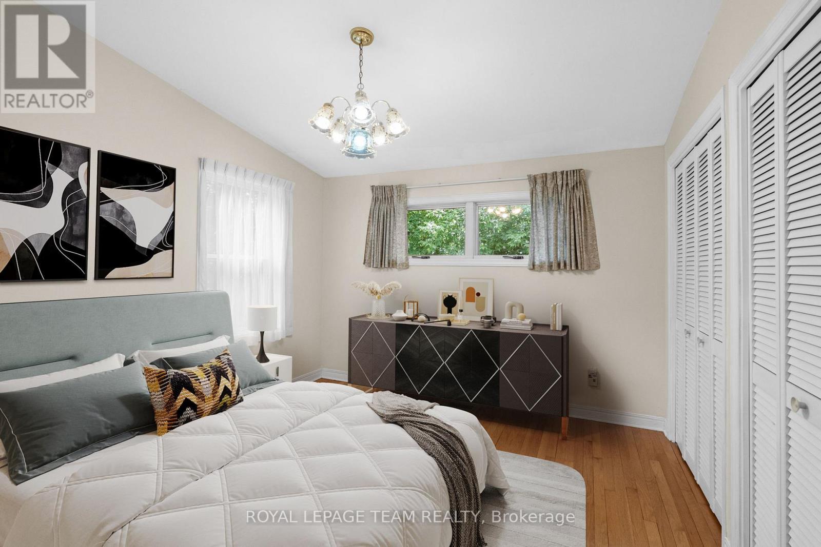 Photo 28 of 1952 Fairbanks Avenue, Ottawa ON
