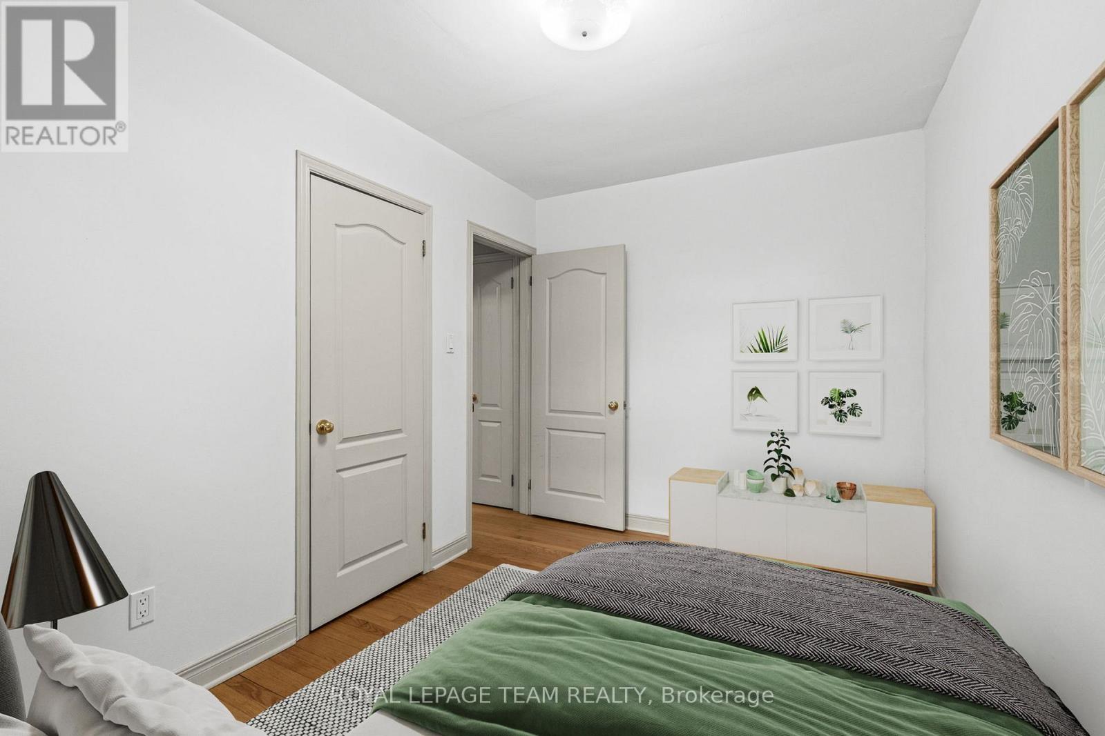Photo 38 of 1952 Fairbanks Avenue, Ottawa ON