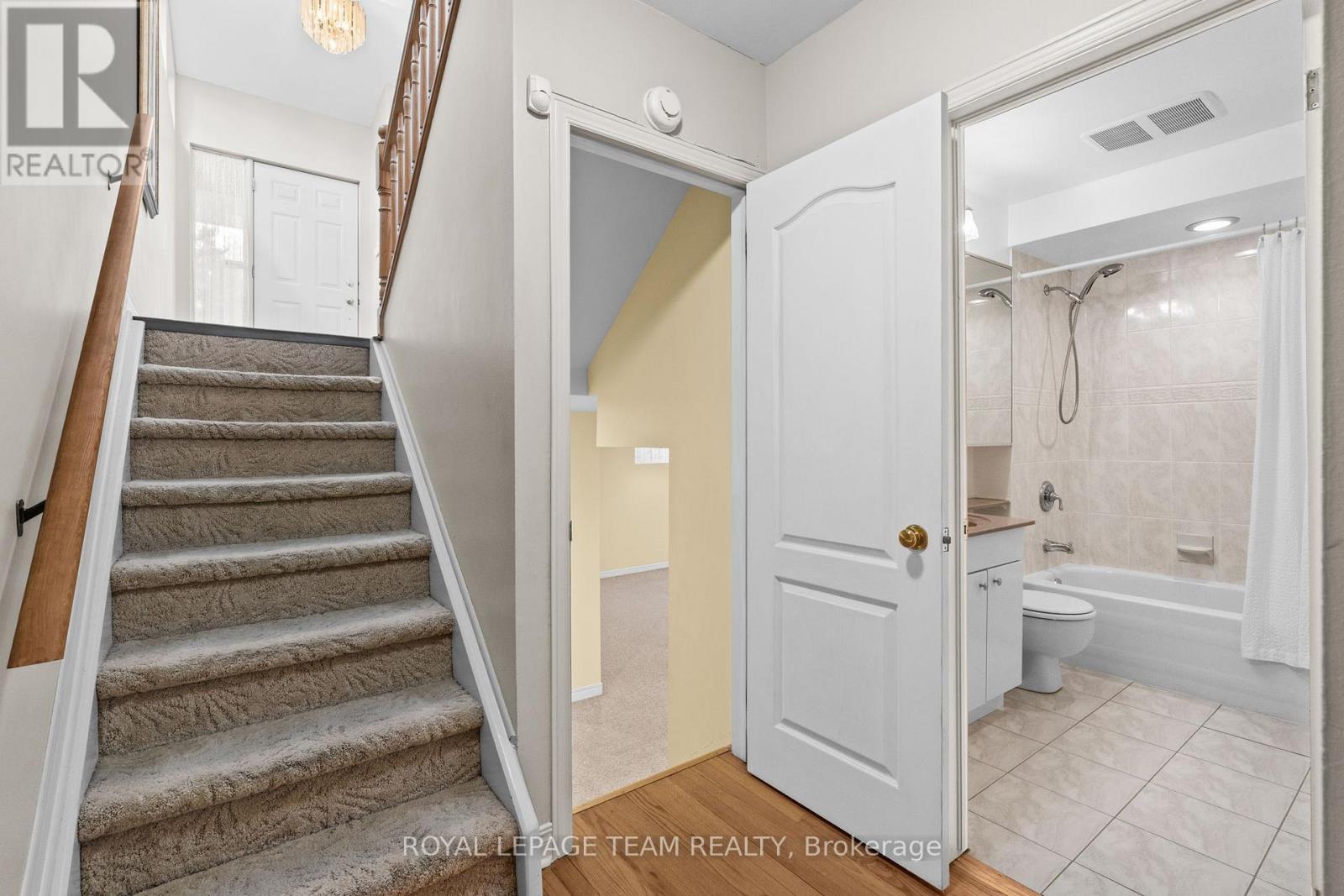 Photo 8 of 1952 Fairbanks Avenue, Ottawa ON