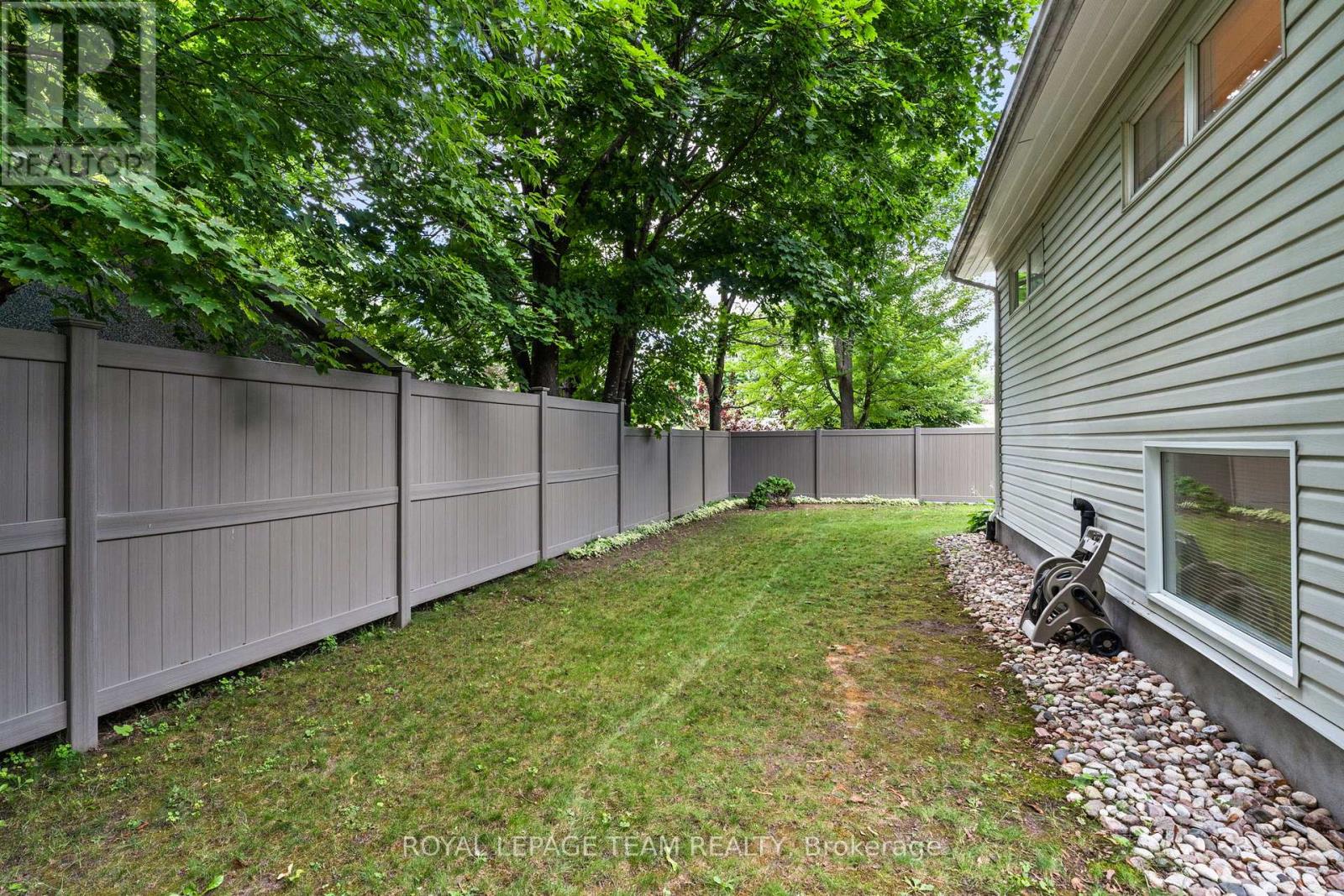 Photo 23 of 1952 Fairbanks Avenue, Ottawa ON