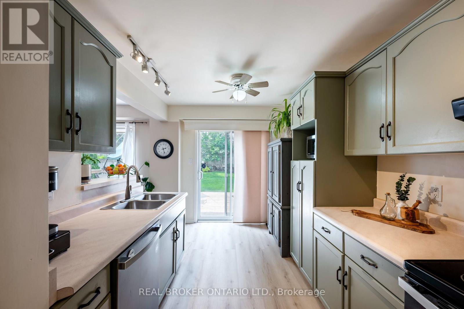 Photo 14 of 107 Glengarry Road, Orangeville ON