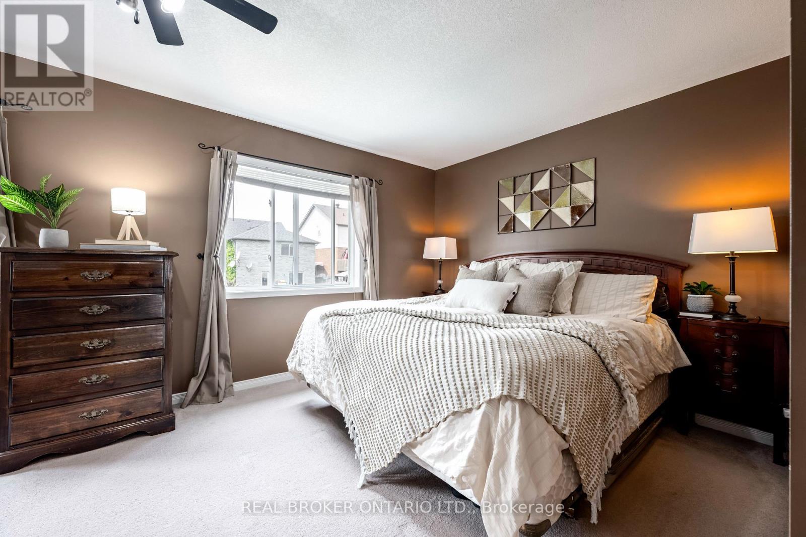 Photo 6 of 107 Glengarry Road, Orangeville ON