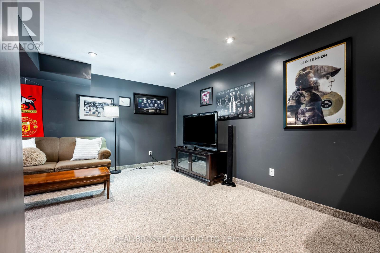 Photo 35 of 107 Glengarry Road, Orangeville ON
