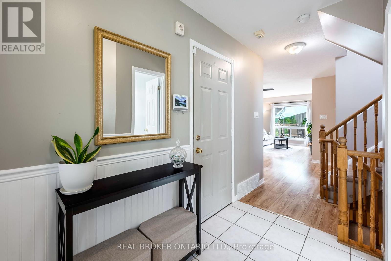 Photo 8 of 107 Glengarry Road, Orangeville ON
