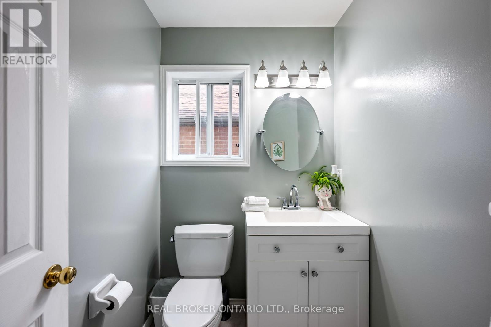 Photo 25 of 107 Glengarry Road, Orangeville ON