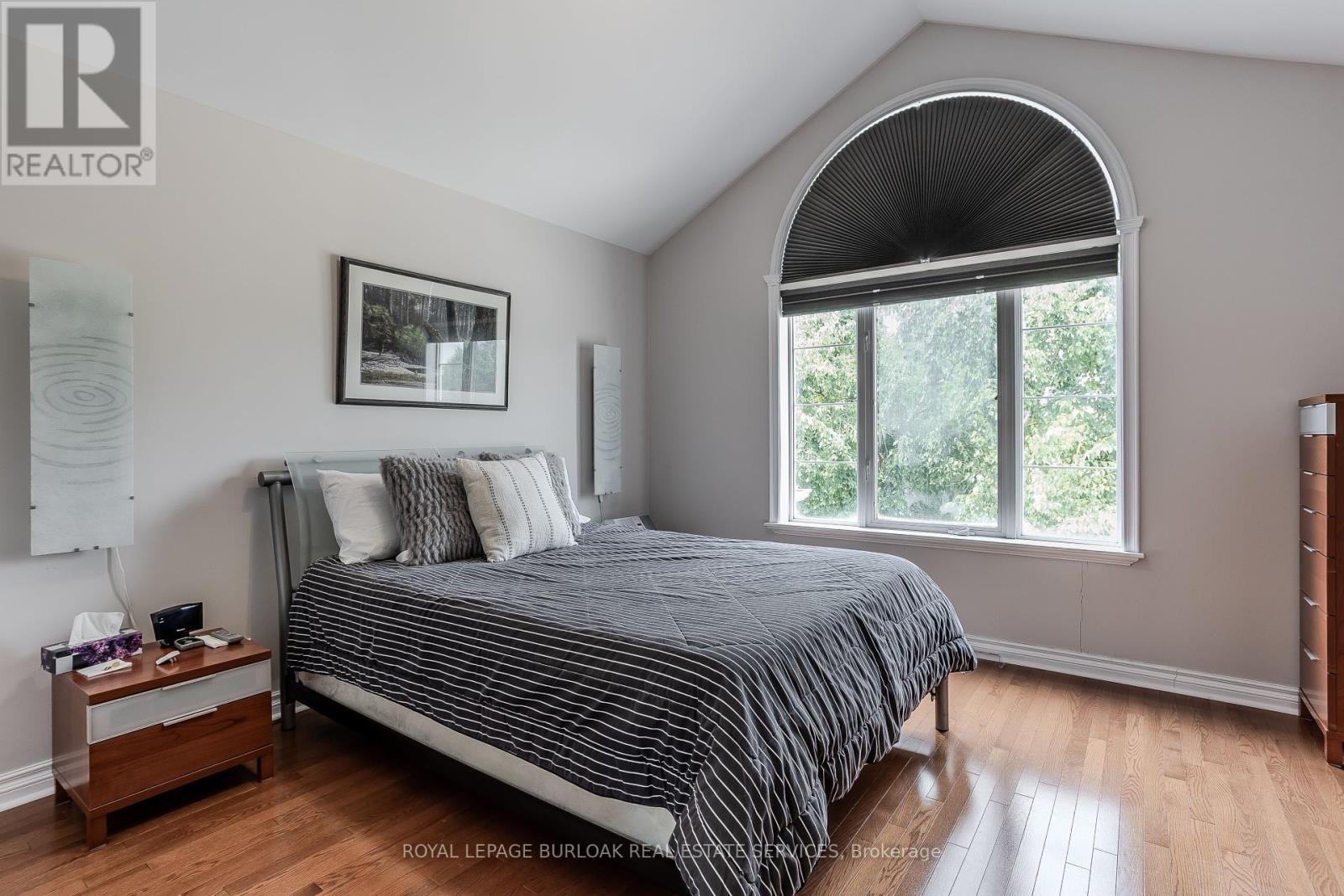 Photo 42 of 1400 Tamworth Court, Burlington ON