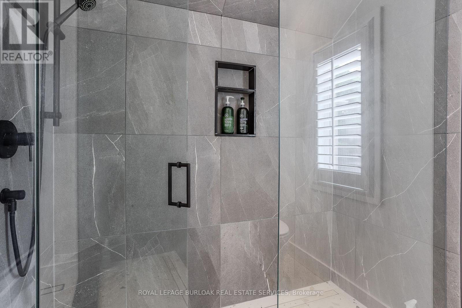 Photo 31 of 1400 Tamworth Court, Burlington ON