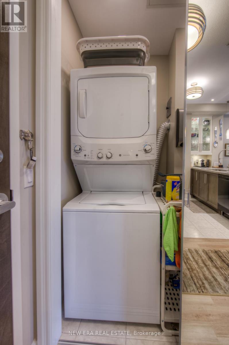 Photo 12 of 506 112 King Street E, Hamilton ON