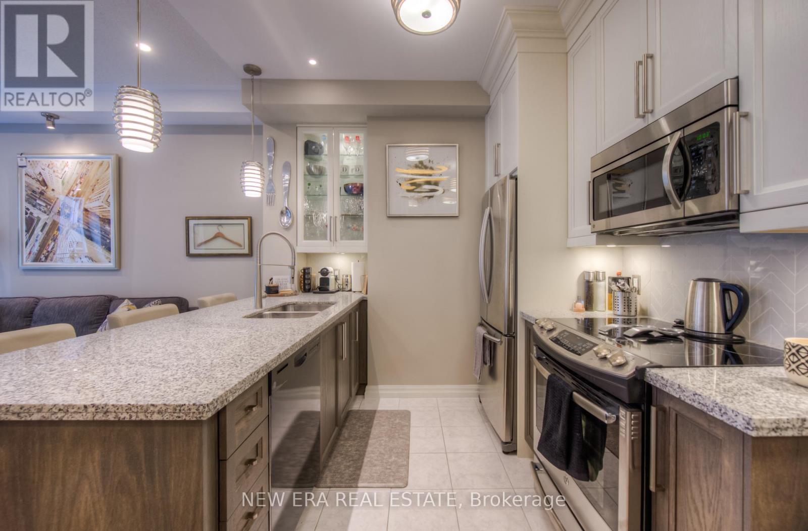 Photo 17 of 506 112 King Street E, Hamilton ON