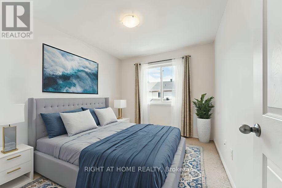 Photo 2 of 142 Lokoya Street, Ottawa ON