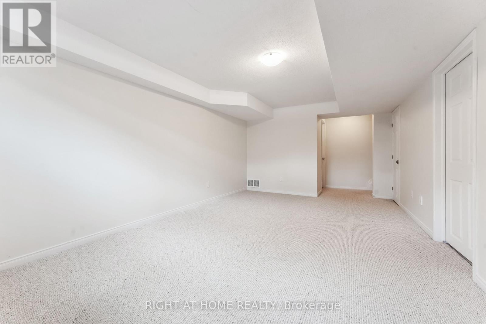 Photo 22 of 142 Lokoya Street, Ottawa ON
