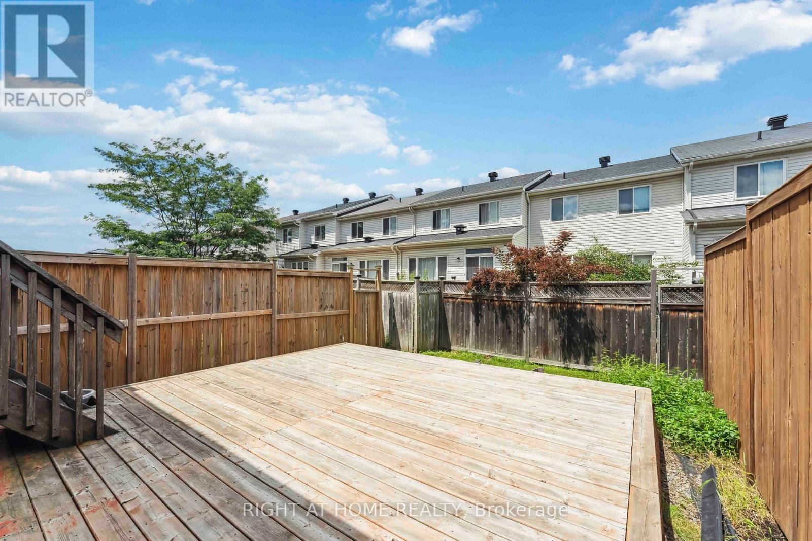 Photo 28 of 142 Lokoya Street, Ottawa ON