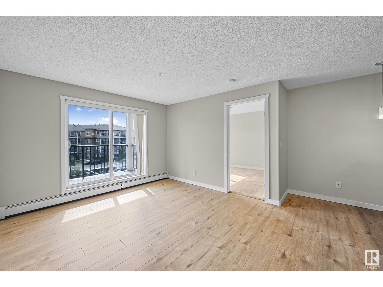 Photo 11 of 335 6076 Schonsee Wy Nw, Edmonton AB