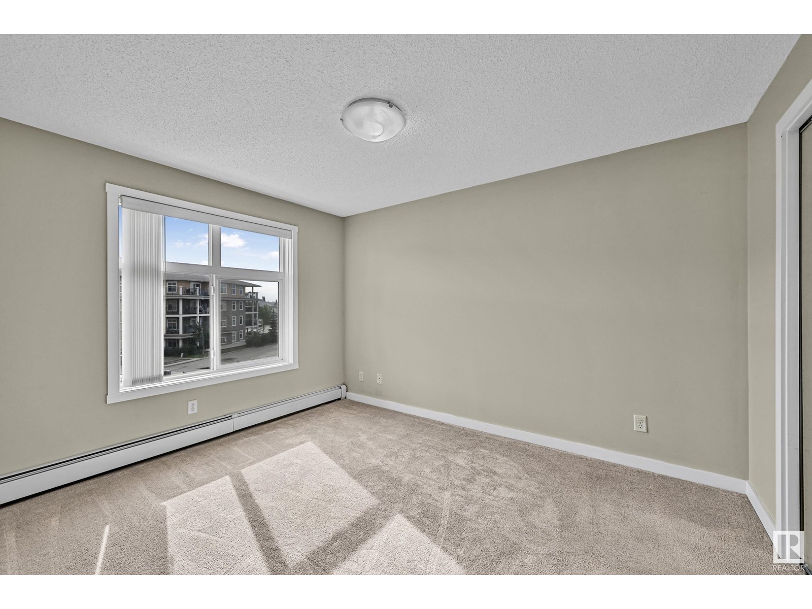 Photo 18 of 335 6076 Schonsee Wy Nw, Edmonton AB