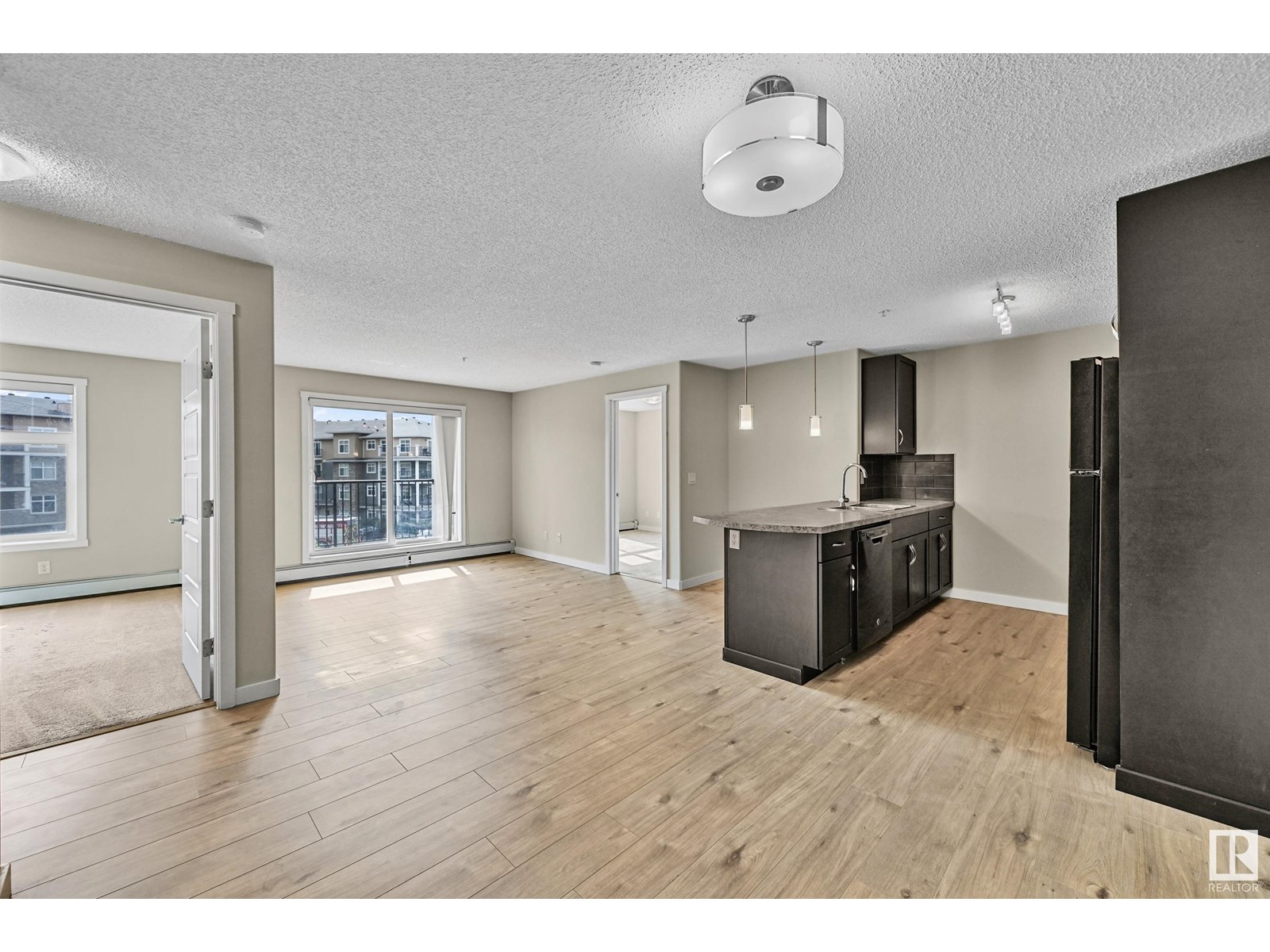 Photo 6 of 335 6076 Schonsee Wy Nw, Edmonton AB