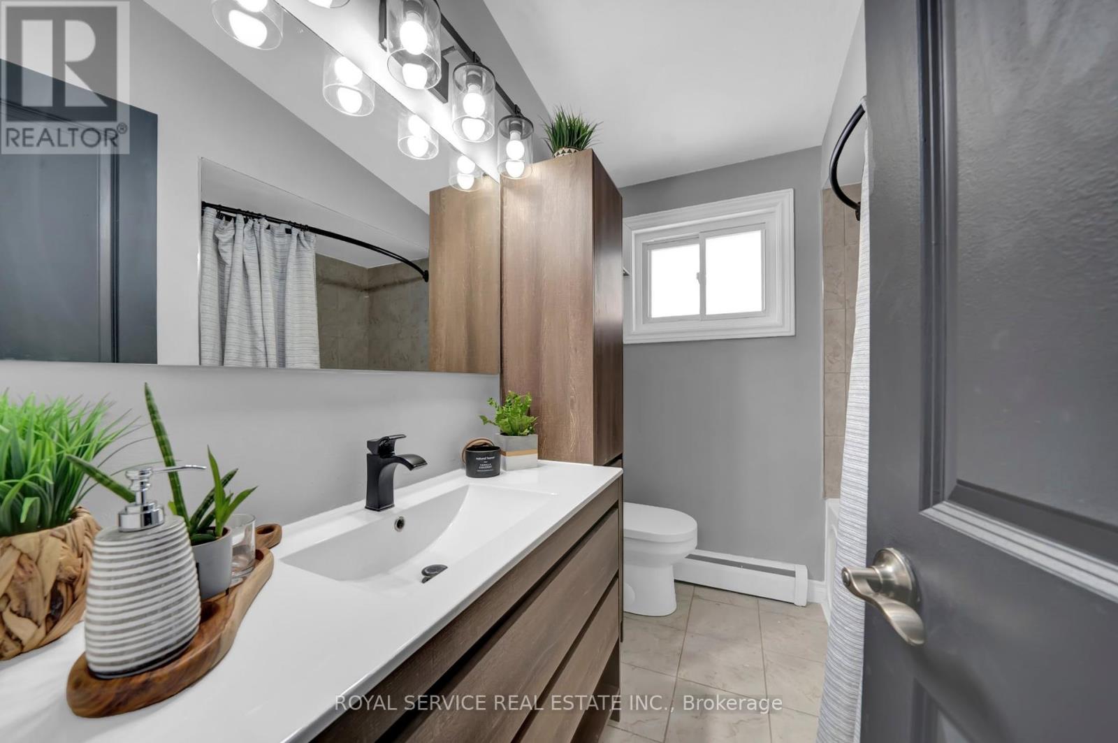 Photo 23 of 59 Church Street S, Clarington ON