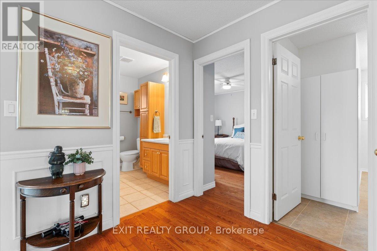Photo 16 of 41 Faraday Gardens, Belleville ON