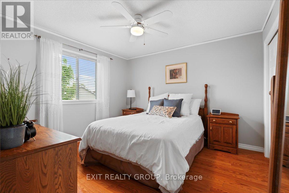Photo 4 of 41 Faraday Gardens, Belleville ON
