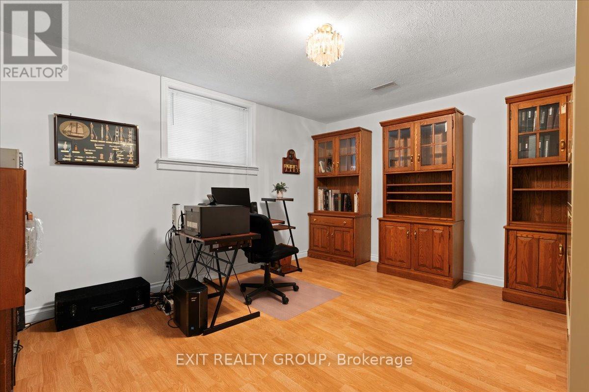 Photo 10 of 41 Faraday Gardens, Belleville ON