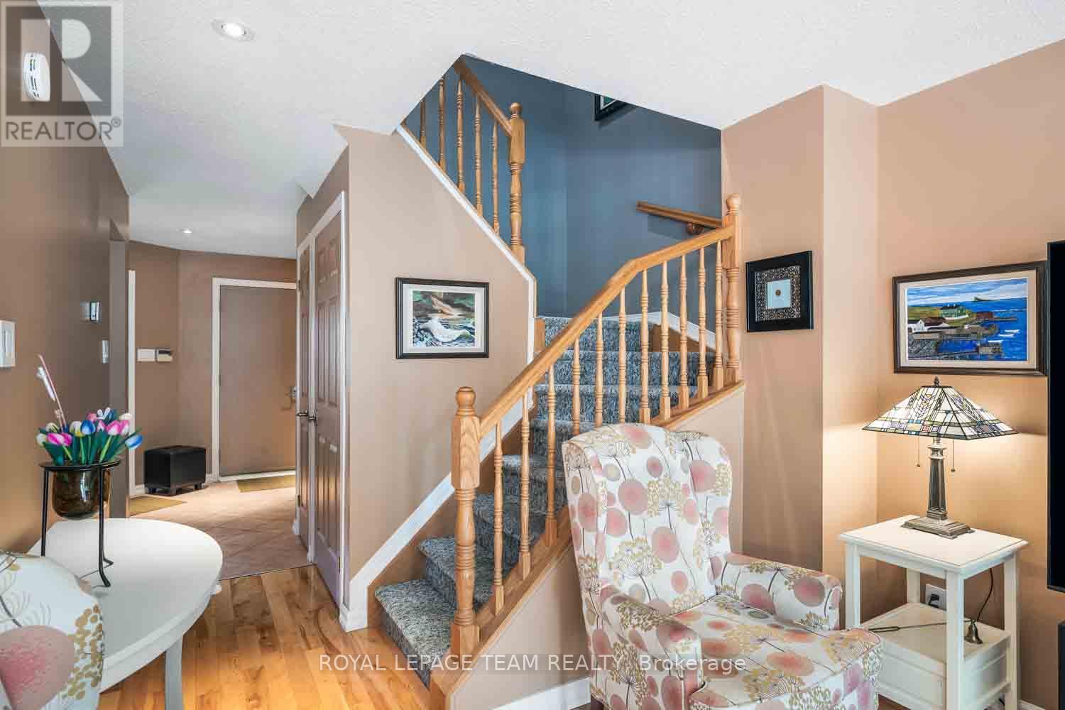 Photo 36 of 172 Southport Drive, Ottawa ON