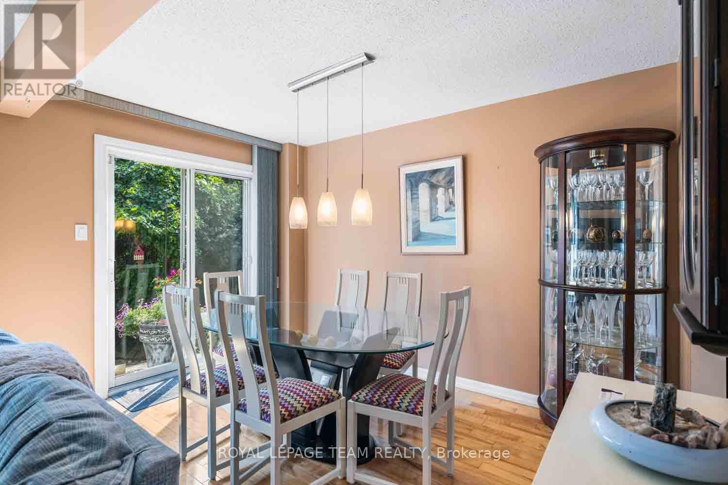Photo 35 of 172 Southport Drive, Ottawa ON