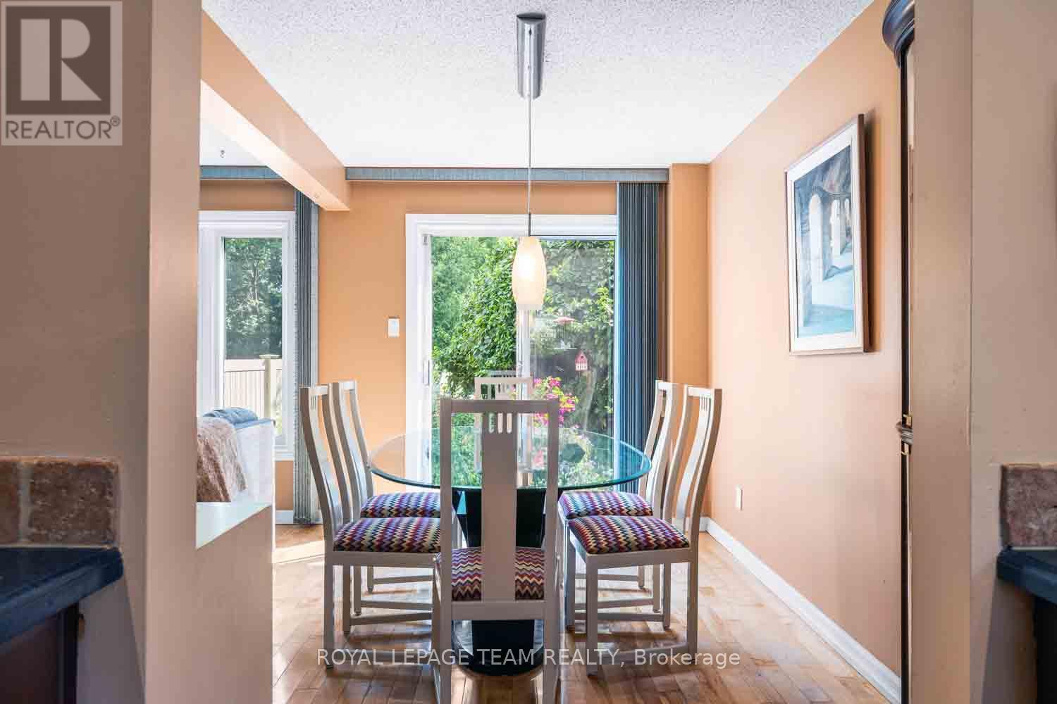 Photo 12 of 172 Southport Drive, Ottawa ON