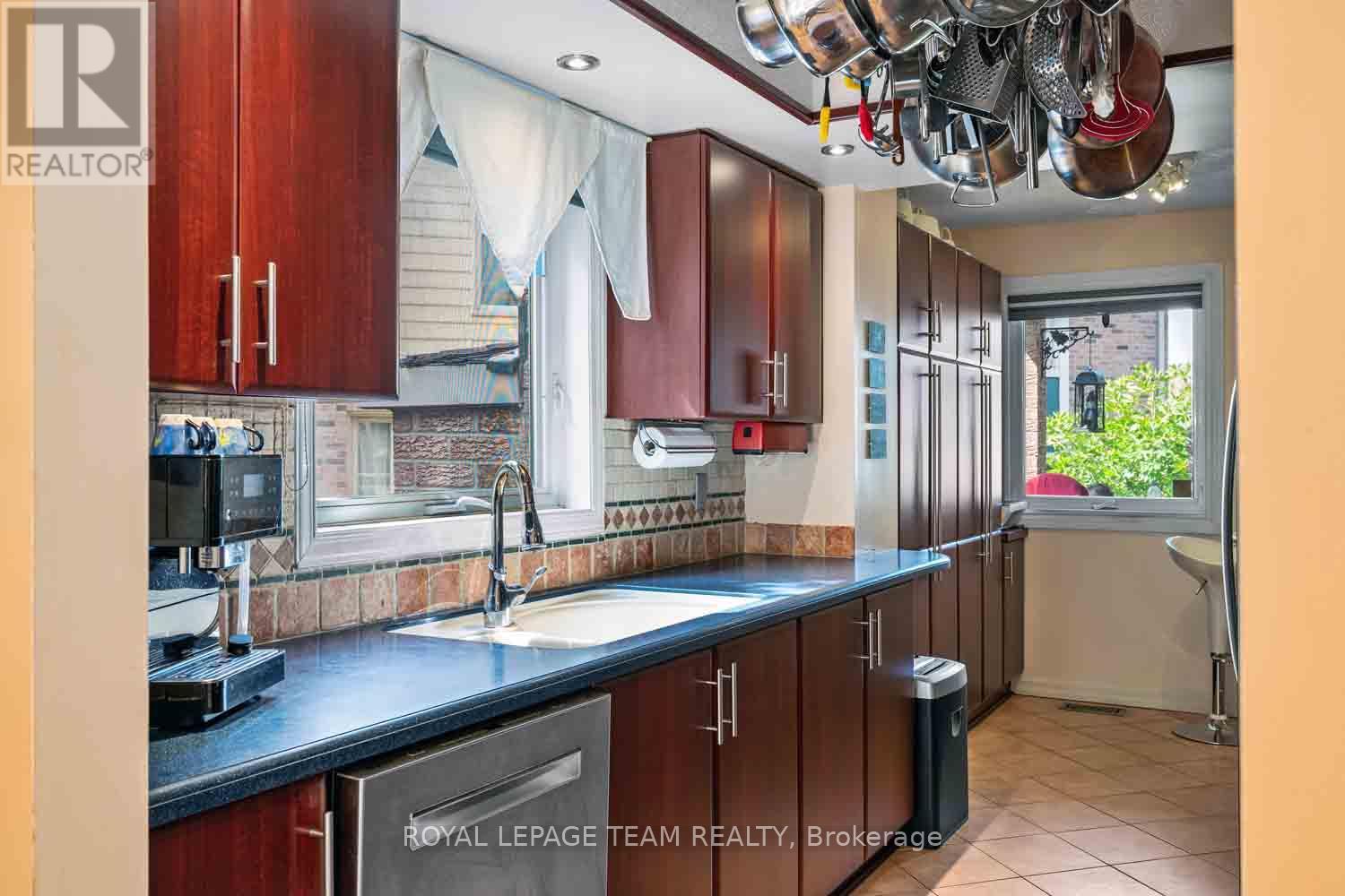 Photo 24 of 172 Southport Drive, Ottawa ON