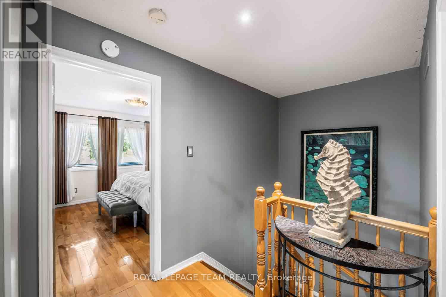 Photo 26 of 172 Southport Drive, Ottawa ON