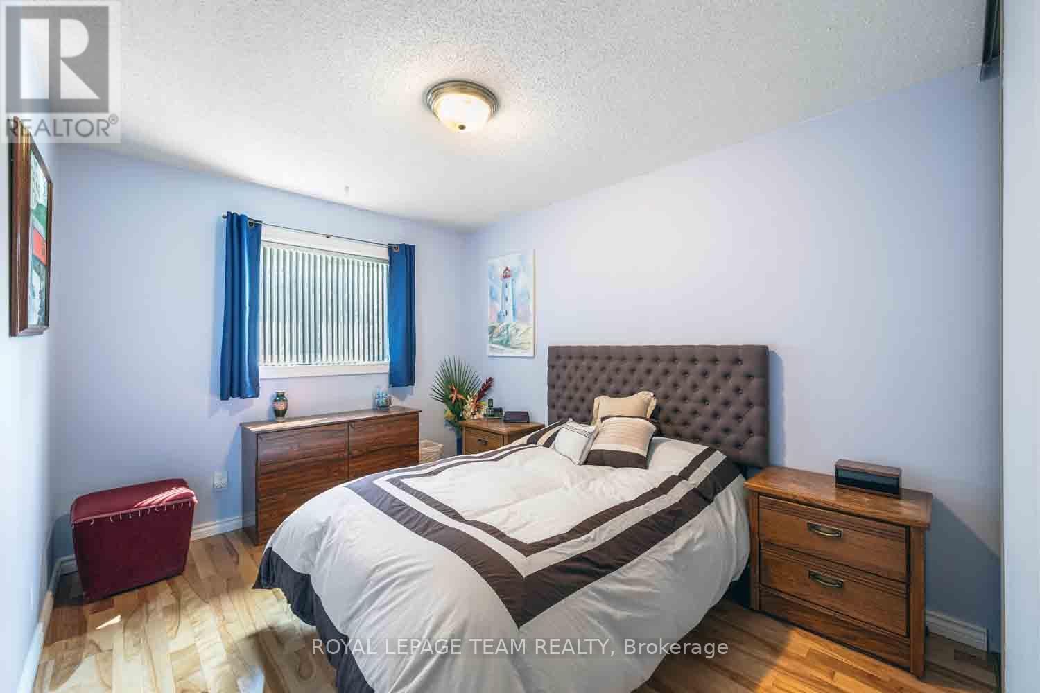 Photo 6 of 172 Southport Drive, Ottawa ON