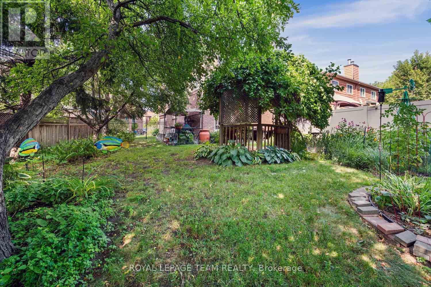 Photo 38 of 172 Southport Drive, Ottawa ON