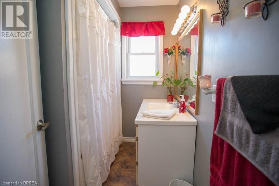 Photo 37 of 530 Mount Pleasant Road, Brantford ON