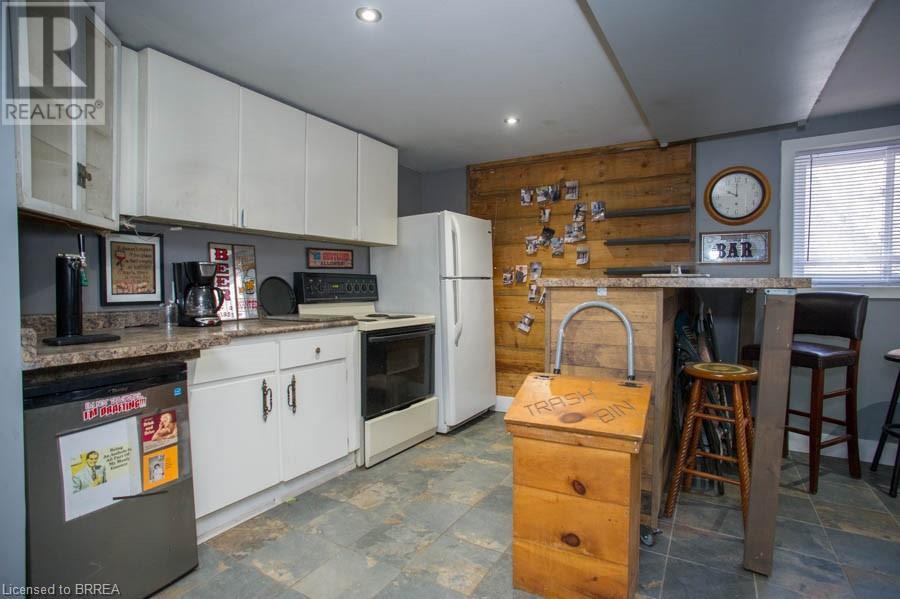 Photo 2 of 530 Mount Pleasant Road, Brantford ON