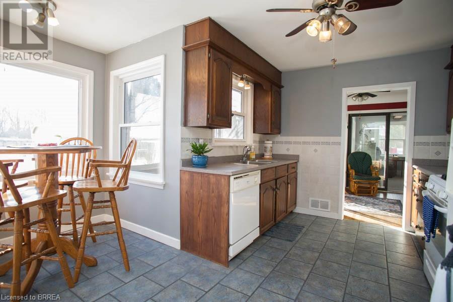 Photo 21 of 530 Mount Pleasant Road, Brantford ON