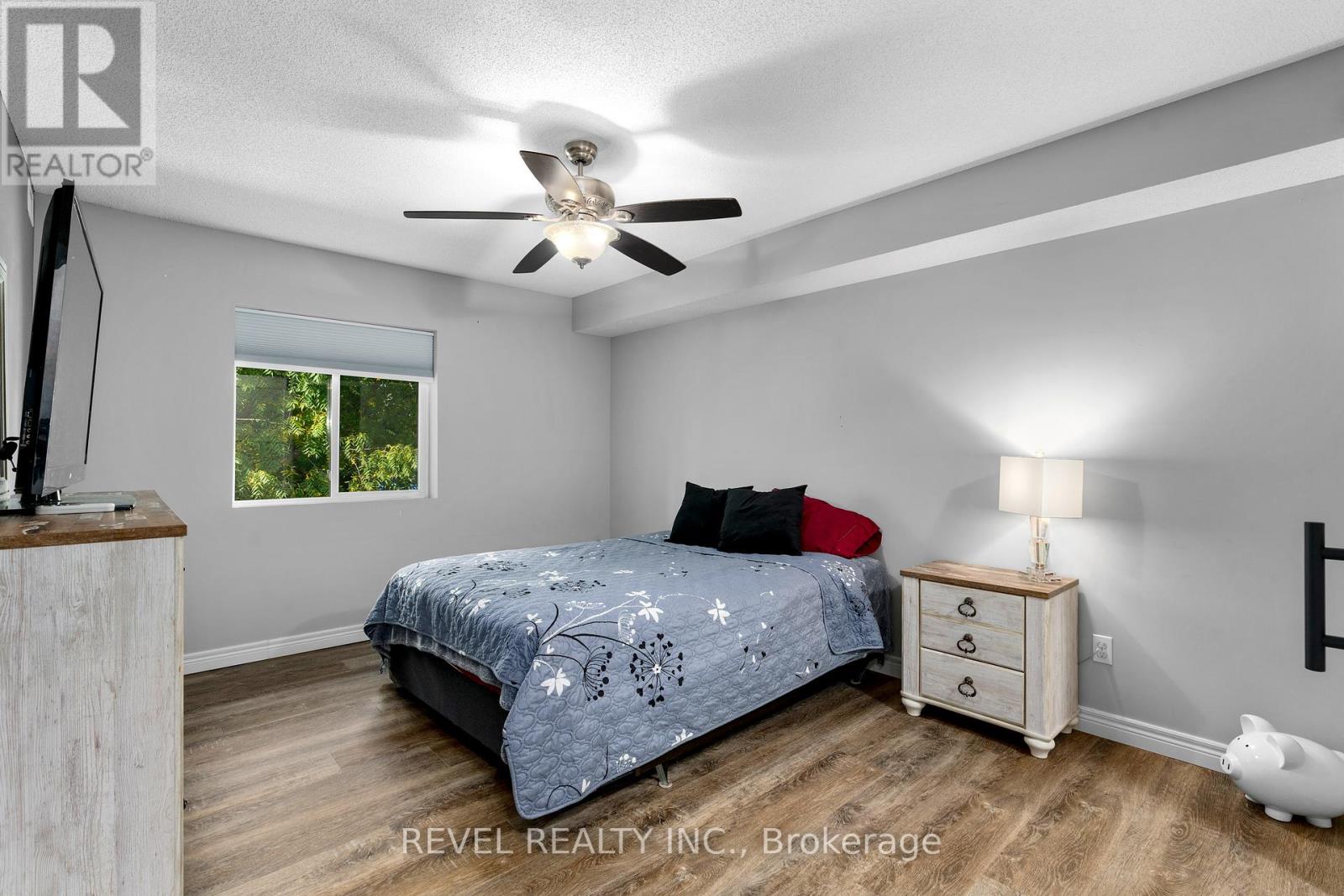 Photo 4 of 306 107 Bond Street, Orillia ON