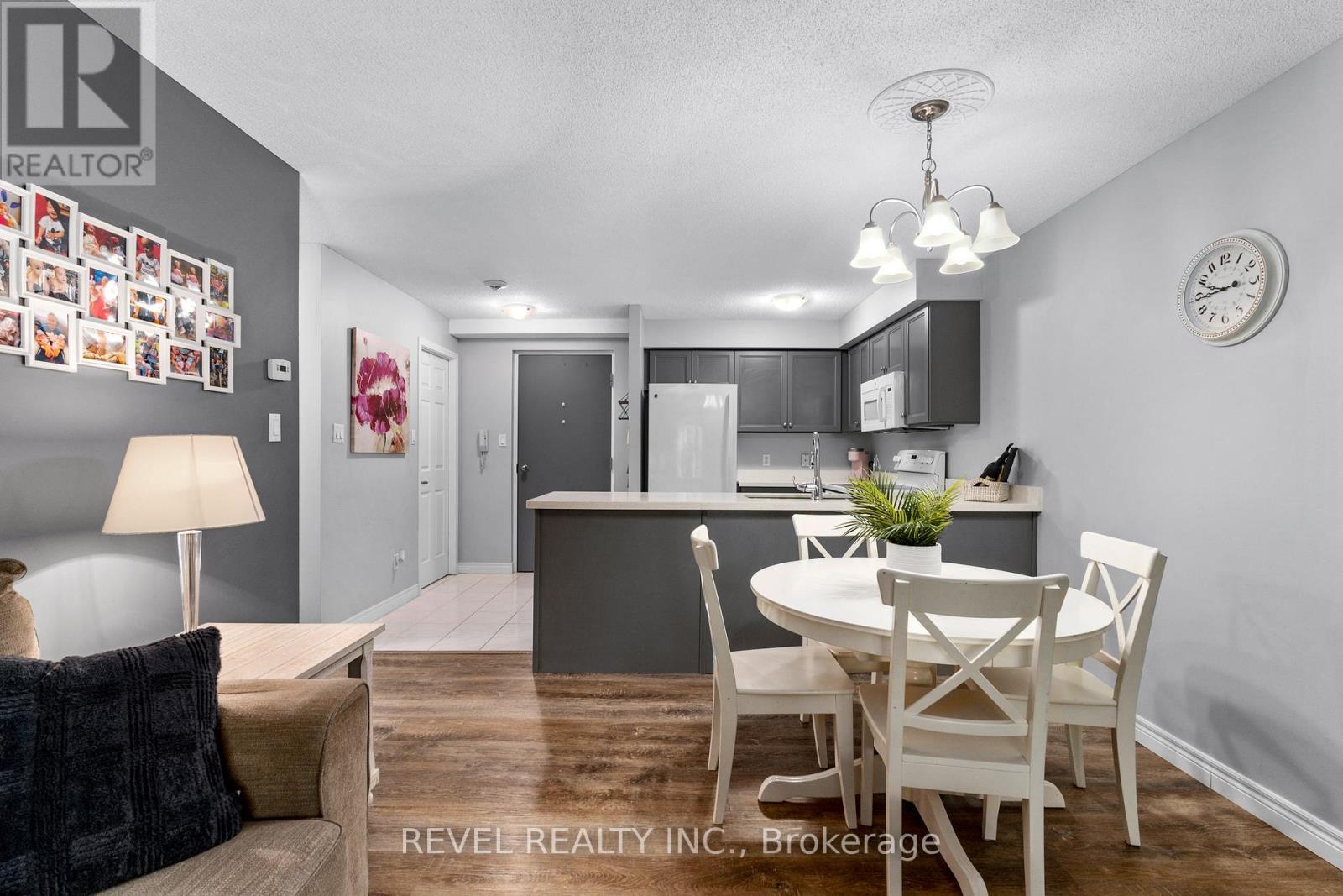 Photo 3 of 306 107 Bond Street, Orillia ON