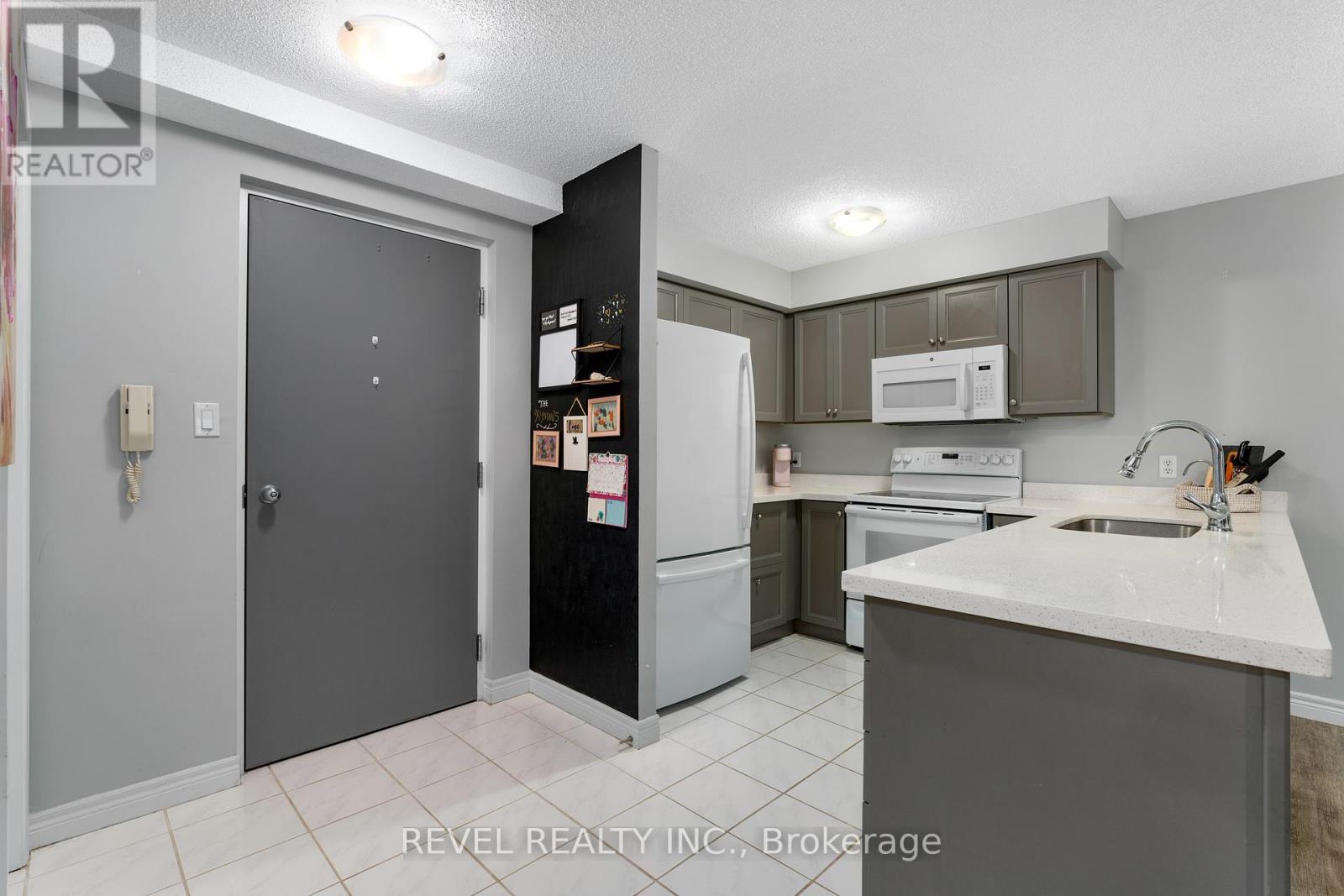 Photo 5 of 306 107 Bond Street, Orillia ON
