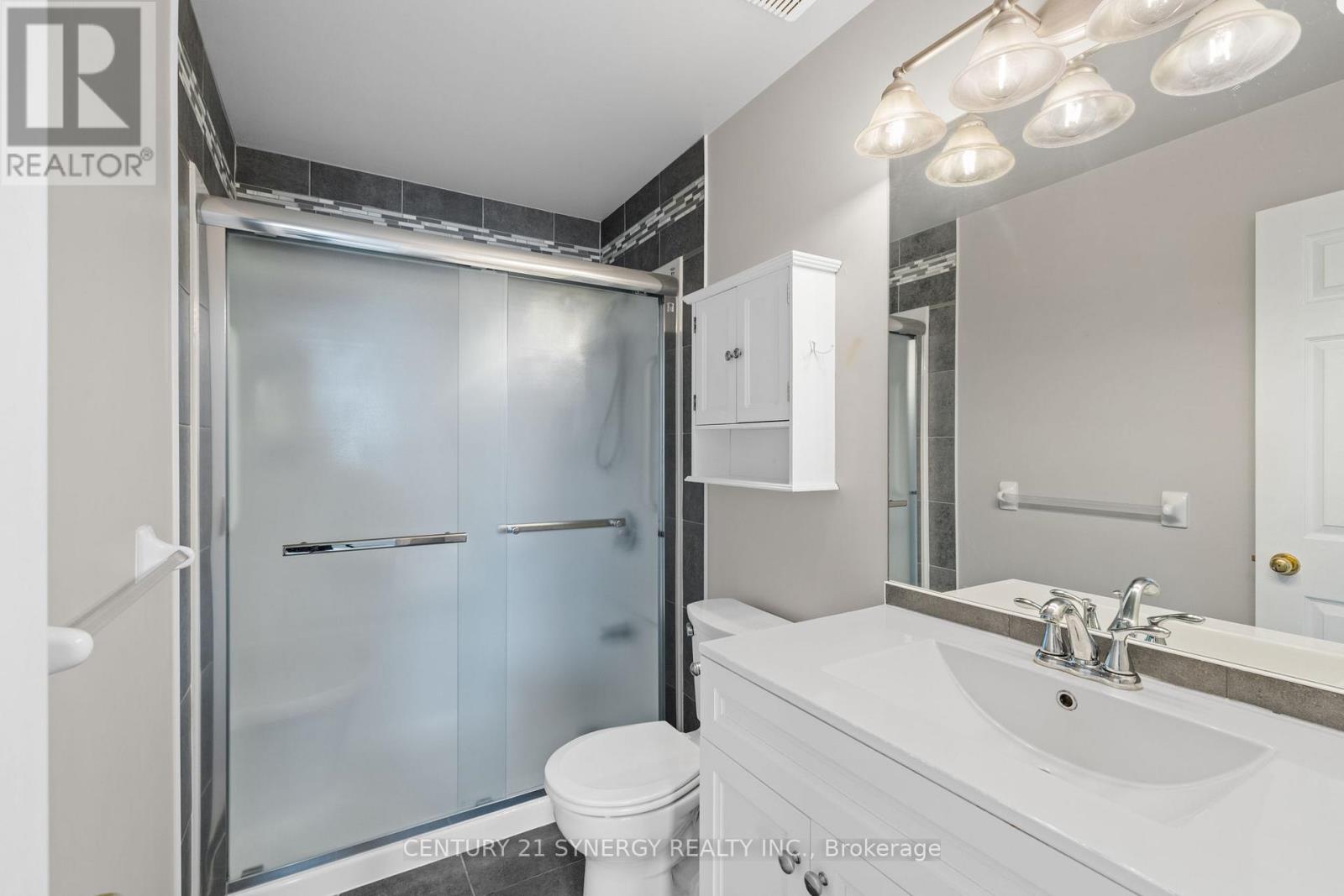 Photo 4 of 54 Dr Gordon Crescent, North Grenville ON