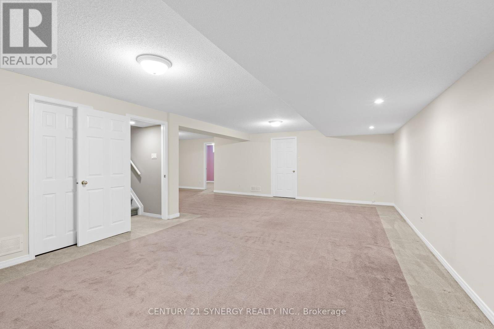 Photo 14 of 54 Dr Gordon Crescent, North Grenville ON