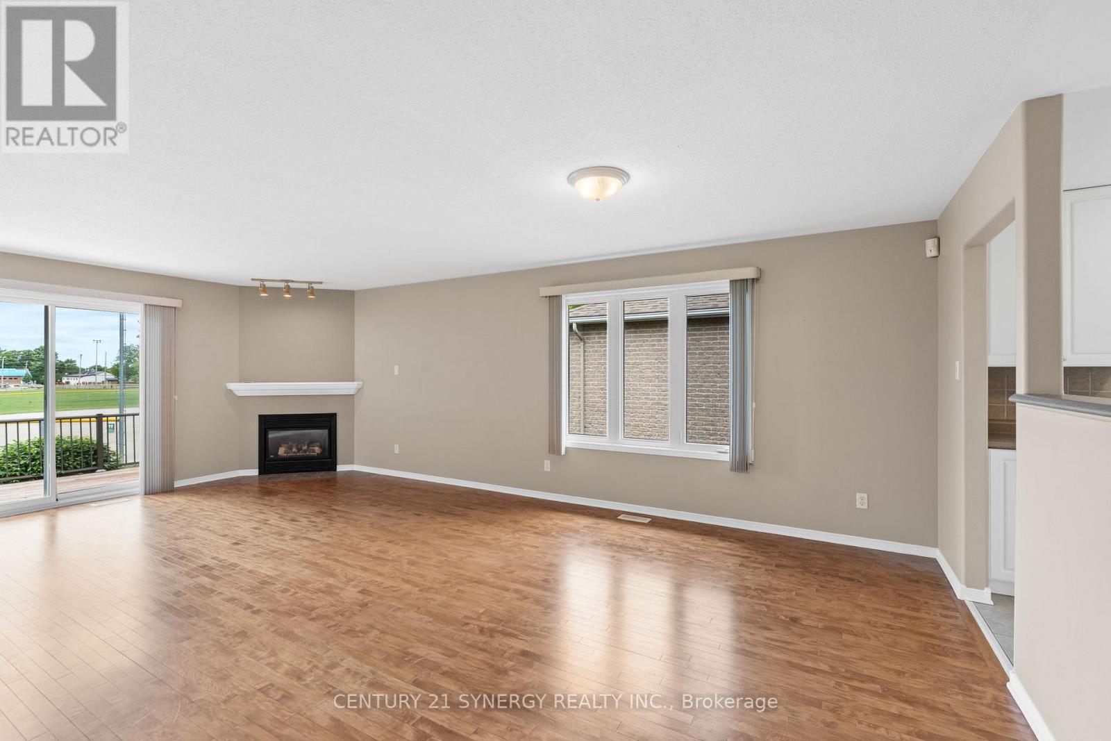 Photo 17 of 54 Dr Gordon Crescent, North Grenville ON