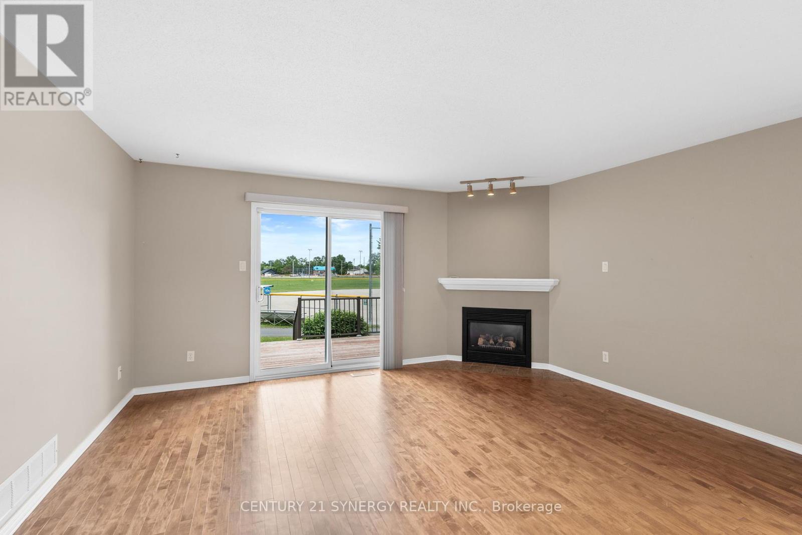 Photo 26 of 54 Dr Gordon Crescent, North Grenville ON