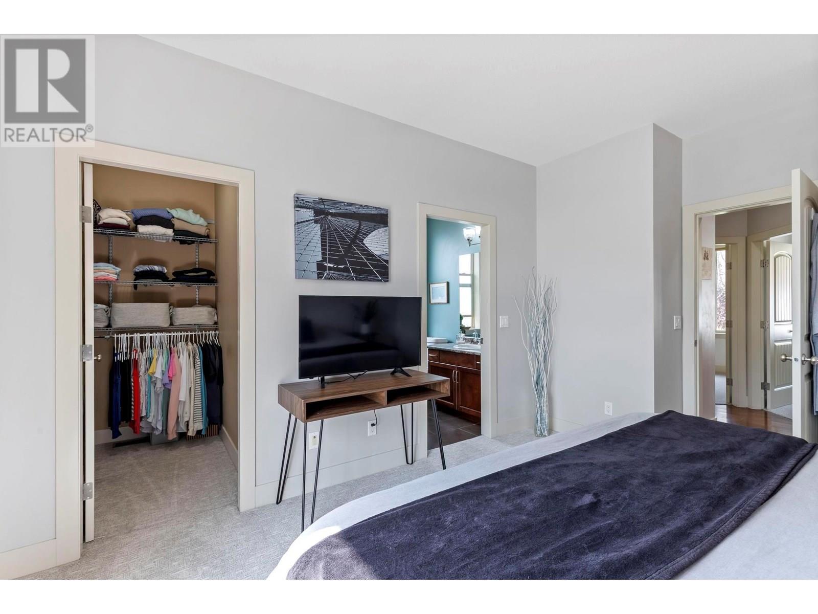  2969 Ensign Lane, West Kelowna
