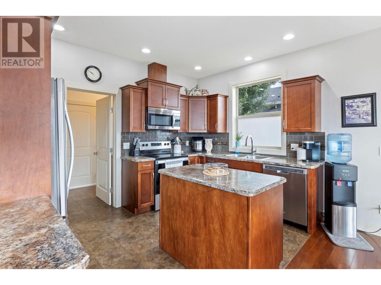  2969 Ensign Lane, West Kelowna