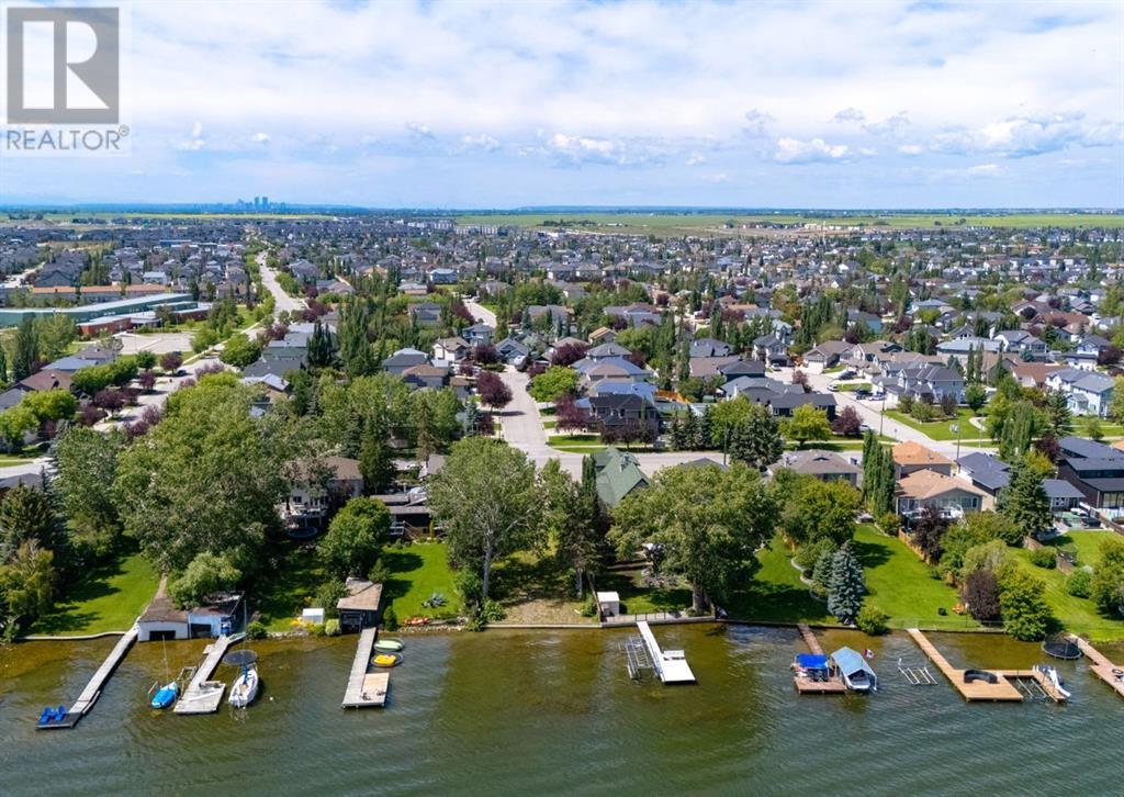 Photo 5 of 720 West Chestermere Drive, Chestermere AB
