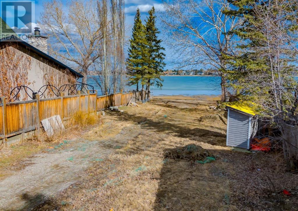 Photo 9 of 720 West Chestermere Drive, Chestermere AB